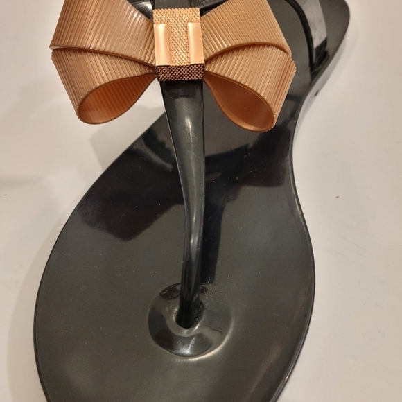 Ted Baker London Black Gelly Jelly Black Rubber Sandals, size 36, US 5.5 - Picture 10 of 11